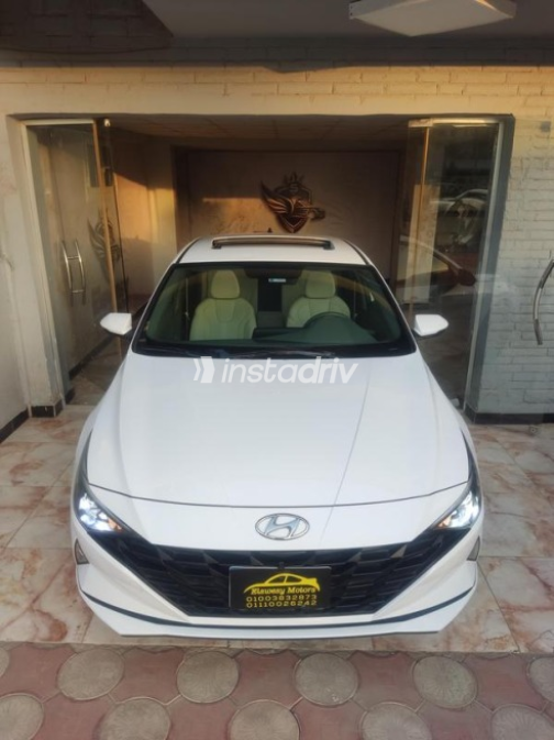 Hyundai Elantra 2023 White Automatic Used for Sale in 6 October - 3