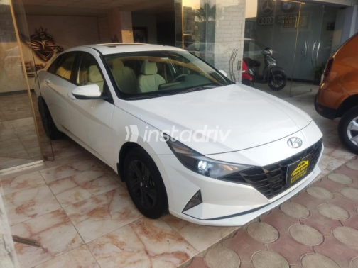 Hyundai Elantra 2023 White Automatic Used for Sale in 6 October - 4