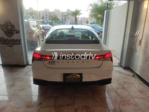 Hyundai Elantra 2023 White Automatic Used for Sale in 6 October - 8