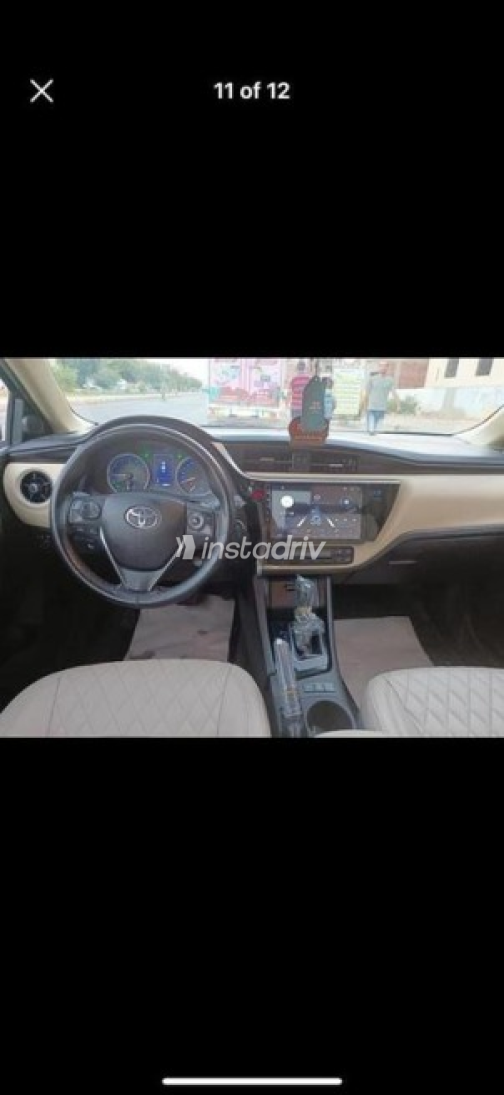 Toyota Corolla 2017 White Automatic Used for Sale in Greater Cairo ( Cairo + Giza) - 9