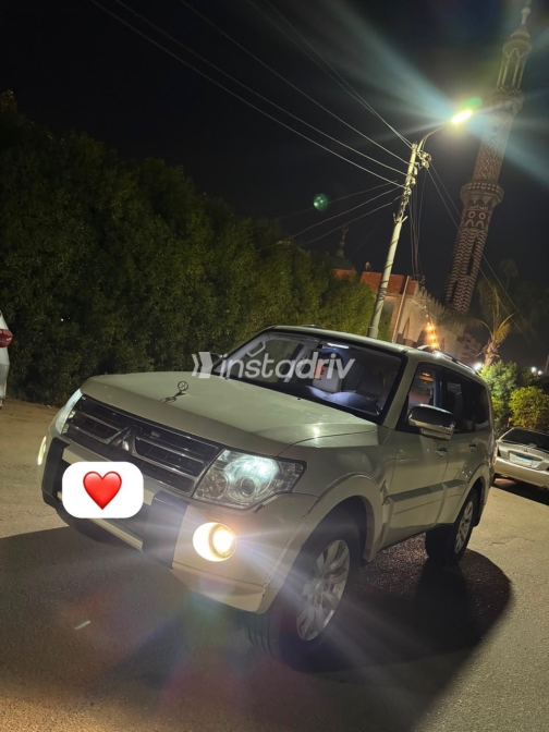 Mitsubishi Pajero 2011 White Automatic Used for Sale in Greater Cairo ( Cairo + Giza) - 1
