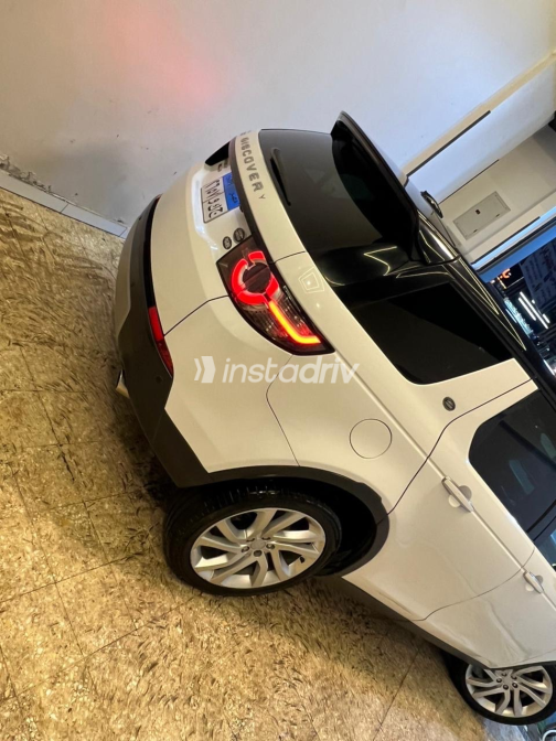 Land Rover Discovery 2016 White Automatic Used for Sale in Greater Cairo ( Cairo + Giza) - 1