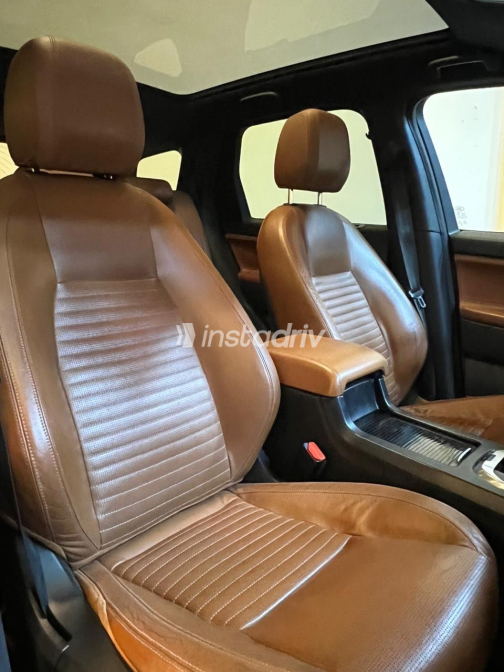 Land Rover Discovery 2016 White Automatic Used for Sale in Greater Cairo ( Cairo + Giza) - 6