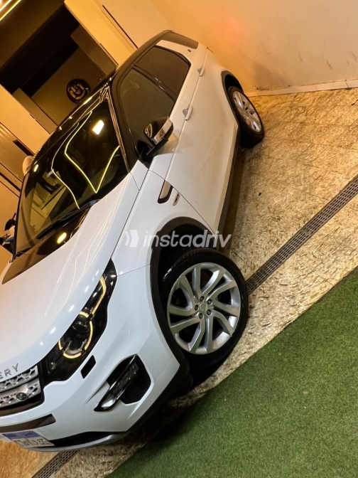 Land Rover Discovery 2016 White Automatic Used for Sale in Greater Cairo ( Cairo + Giza) - 7