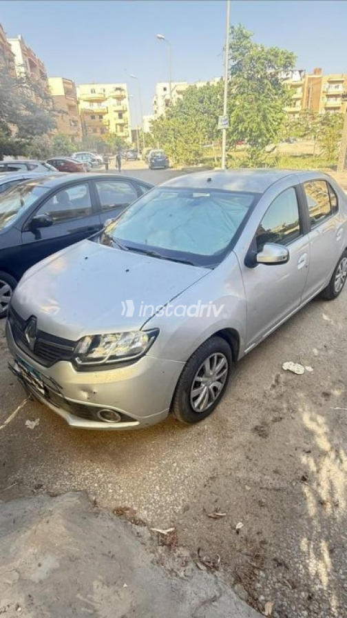 Renault Logan 2017 White Automatic Used for Sale in Greater Cairo ( Cairo + Giza) - 1