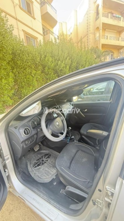 Renault Logan 2017 White Automatic Used for Sale in Greater Cairo ( Cairo + Giza) - 2
