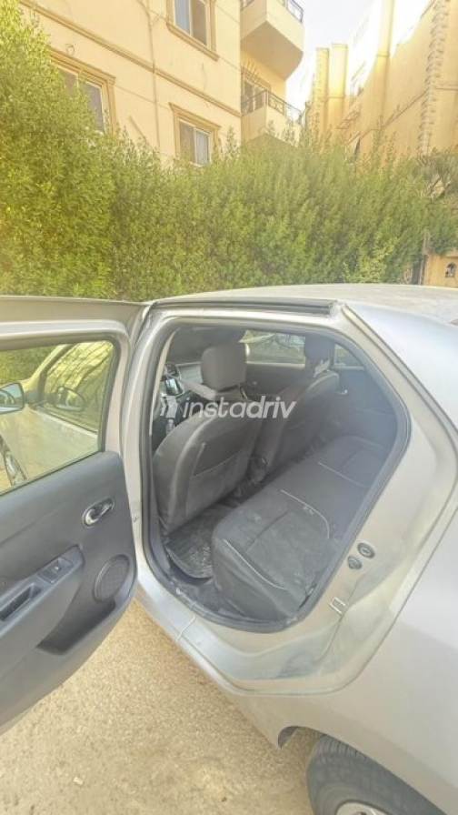 Renault Logan 2017 White Automatic Used for Sale in Greater Cairo ( Cairo + Giza) - 3