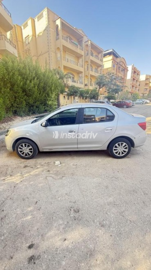 Renault Logan 2017 White Automatic Used for Sale in Greater Cairo ( Cairo + Giza) - 5
