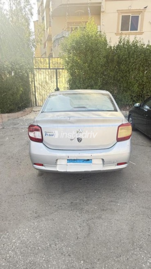 Renault Logan 2017 White Automatic Used for Sale in Greater Cairo ( Cairo + Giza) - 6