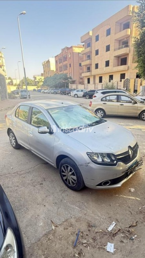 Renault Logan 2017 White Automatic Used for Sale in Greater Cairo ( Cairo + Giza) - 7