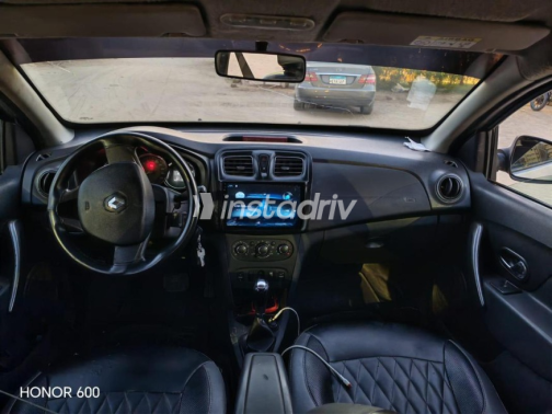 Renault Logan 2017 White Automatic Used for Sale in Greater Cairo ( Cairo + Giza) - 2