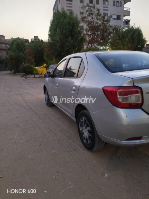Renault Logan 2017 White Automatic Used for Sale in Greater Cairo ( Cairo + Giza) - 5