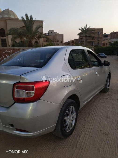 Renault Logan 2017 White Automatic Used for Sale in Greater Cairo ( Cairo + Giza) - 7