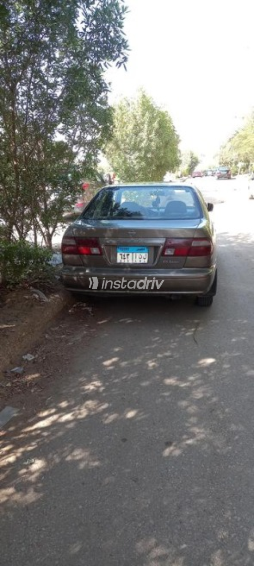 Nissan Sunny 2000 Bronze Automatic Used for Sale in Cairo - 2