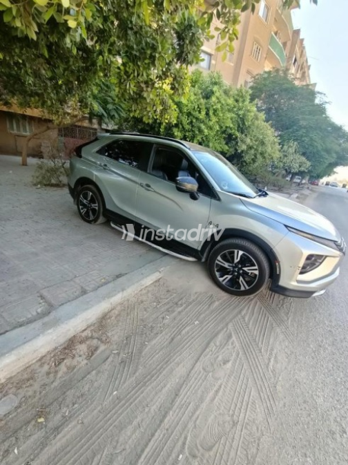 Mitsubishi Eclipse Cross 2022 Silver Automatic Used for Sale in Cairo - 2