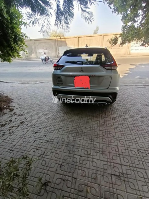 Mitsubishi Eclipse Cross 2022 Silver Automatic Used for Sale in Cairo - 6