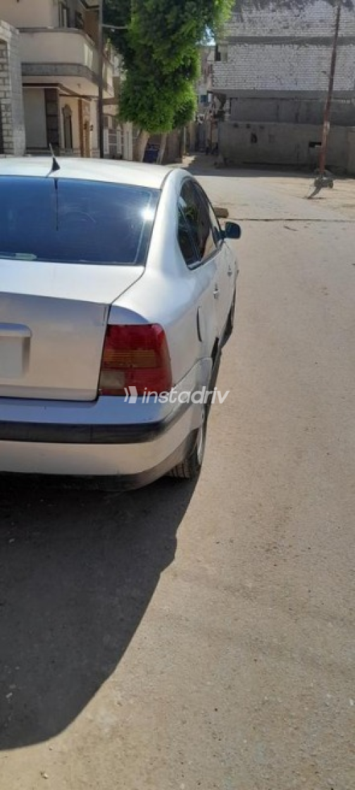 فولكس فاغن باسات 2000 فضي أوتوماتيك مستعملة للبيع في المنيا‎ - 10
