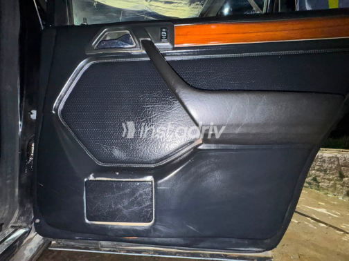 Mercedes E 200 1991 Black Automatic Used for Sale in Greater Cairo ( Cairo + Giza) - 4