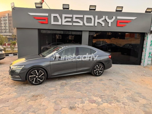 Skoda Octavia 2021 Gray Automatic Used for Sale in Nasr city - 3
