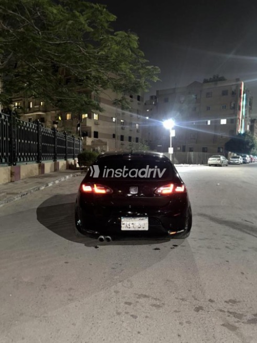 Seat Leon 2009 Black Automatic Used for Sale in Cairo - 2