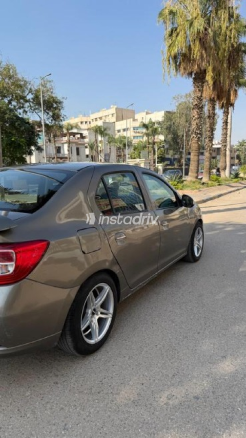 Renault Logan 2016 Gold Automatic Used for Sale in El Haram - 2