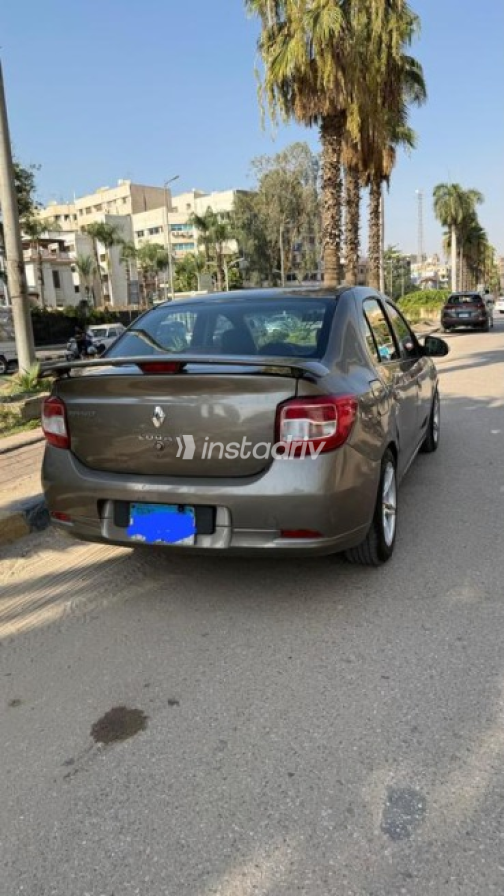 Renault Logan 2016 Gold Automatic Used for Sale in El Haram - 3