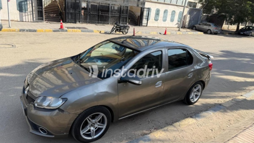 Renault Logan 2016 Gold Automatic Used for Sale in El Haram - 6