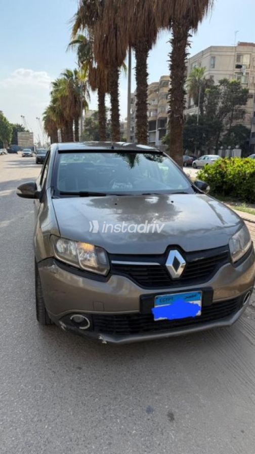 Renault Logan 2016 Gold Automatic Used for Sale in El Haram - 9