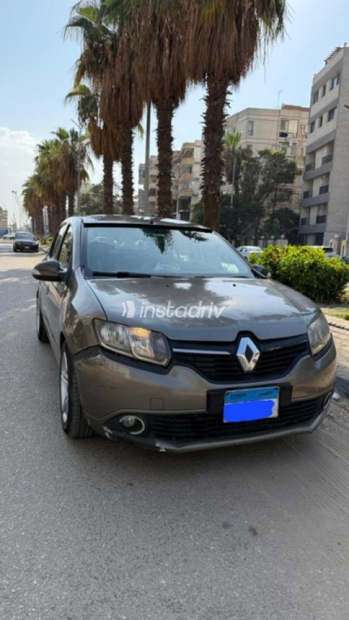 Renault Logan 2016 Gold Automatic Used for Sale in El Haram - 10