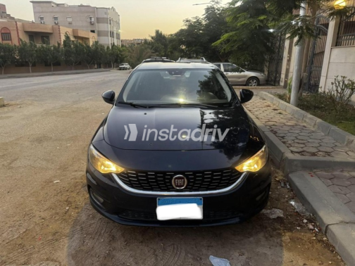 فيات تيبو 2019 أزرق غامق أوتوماتيك مستعملة للبيع في العبور - 1