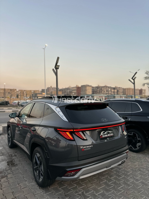 Hyundai Tucson 2026 Gray Automatic Used for Sale in Greater Cairo ( Cairo + Giza) - 4