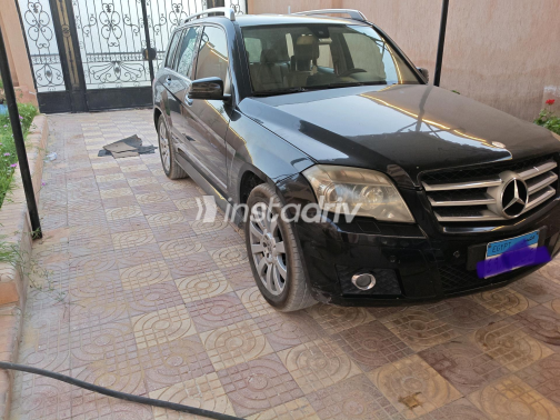 Mercedes GLK 300 2010 Black Automatic Used for Sale in Greater Cairo ( Cairo + Giza) - 2