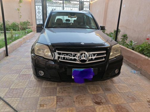Mercedes GLK 300 2010 Black Automatic Used for Sale in Greater Cairo ( Cairo + Giza) - 4