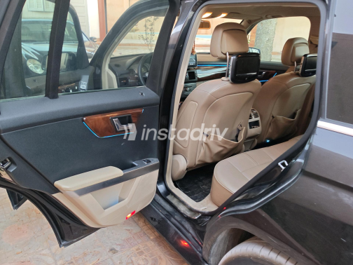 Mercedes GLK 300 2010 Black Automatic Used for Sale in Greater Cairo ( Cairo + Giza) - 9