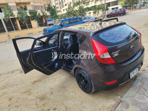 Hyundai Accent RB 2017 Brown Automatic Used for Sale in Greater Cairo ( Cairo + Giza) - 8