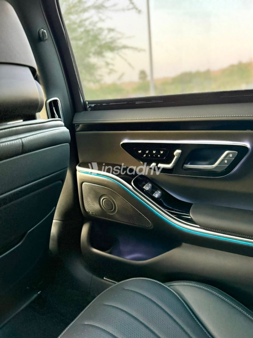 Mercedes S 450 2023 Black Automatic Used for Sale in Greater Cairo ( Cairo + Giza) - 9