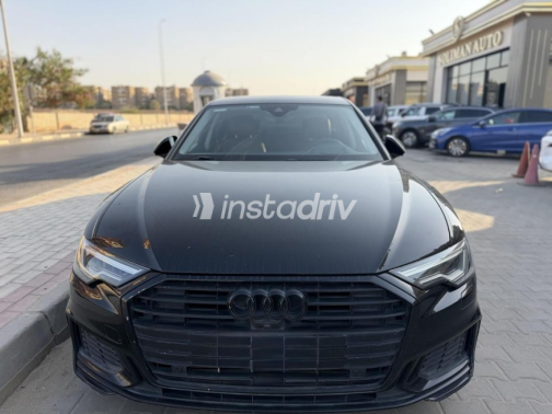 اودي A6 2022 أسود أوتوماتيك مستعملة للبيع في القاهرة - 1
