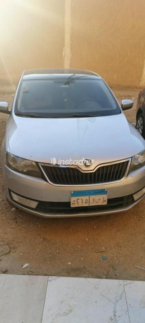 سكودا رابيد سبيس باك 2015 فضي أوتوماتيك مستعملة للبيع في السويس‎ - 1