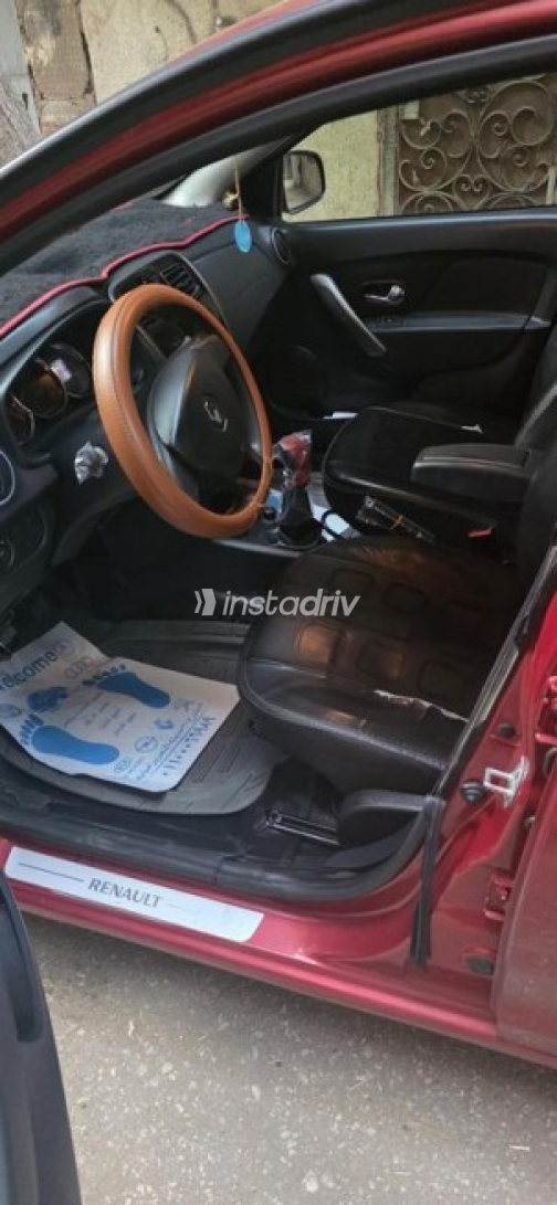 Renault Logan 2017 Red Automatic Used for Sale in Giza - 8