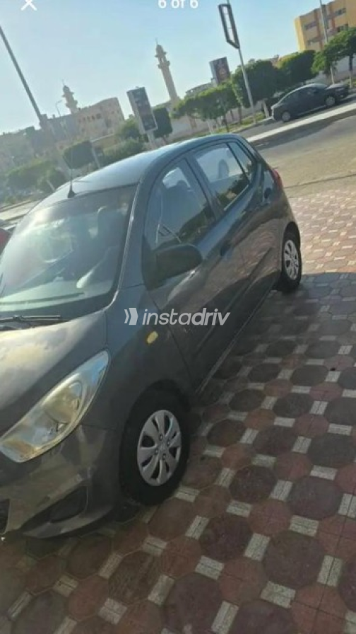 Hyundai I10 2017 White Automatic Used for Sale in Greater Cairo ( Cairo + Giza) - 3