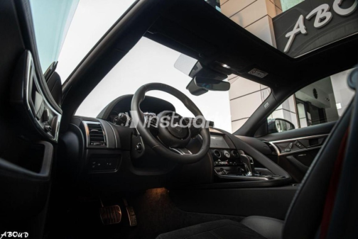 جاكوار ف تيب 2023 أسود أوتوماتيك مستعملة للبيع في مصر الجديدة - 6