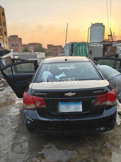 Chevrolet Cruze 2010 Black Automatic Used for Sale in Warraq - 4