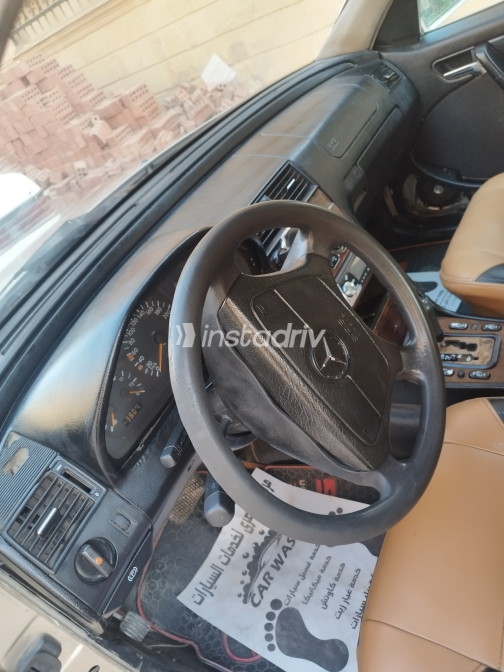 Mercedes C 180 2000 Gold Automatic Used for Sale in Greater Cairo ( Cairo + Giza) - 3