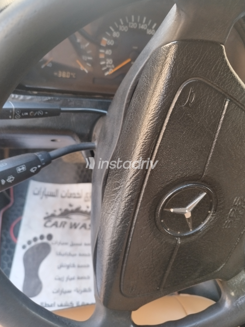 Mercedes C 180 2000 Gold Automatic Used for Sale in Greater Cairo ( Cairo + Giza) - 4