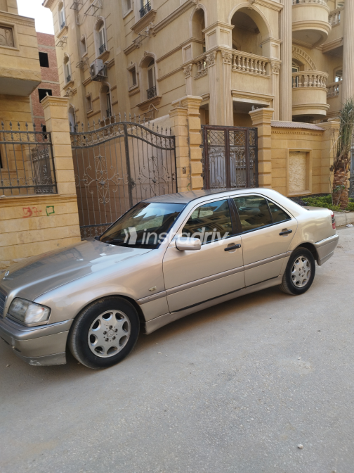 Mercedes C 180 2000 Gold Automatic Used for Sale in Greater Cairo ( Cairo + Giza) - 6