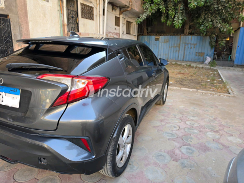 تويوتا C-HR 2019 رمادي أوتوماتيك مستعملة للبيع في القاهرة الكبرى ( القاهرة - الجيزة) - 3