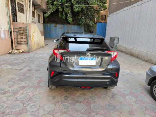 تويوتا C-HR 2019 رمادي أوتوماتيك مستعملة للبيع في القاهرة الكبرى ( القاهرة - الجيزة) - 10