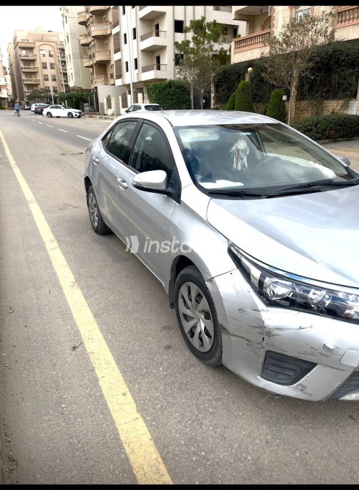 Toyota Corolla 2015 Silver Automatic Used for Sale in Greater Cairo ( Cairo + Giza) - 2