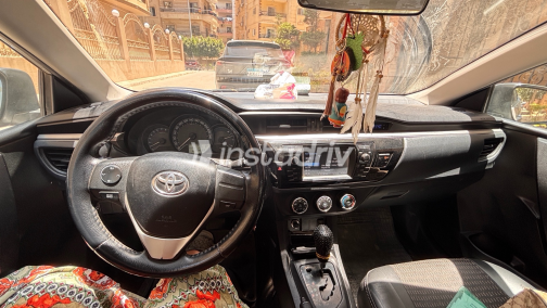 Toyota Corolla 2015 Silver Automatic Used for Sale in Greater Cairo ( Cairo + Giza) - 4
