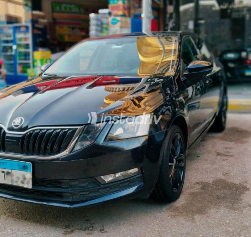 سكودا اوكتافيا A7 2020 أسود أوتوماتيك مستعملة للبيع في الهرم - 1